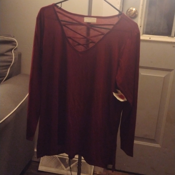 Women's Bobbie &brooks plus size 1X Lace Up Neckline Tunic Top - Picture 3 of 7